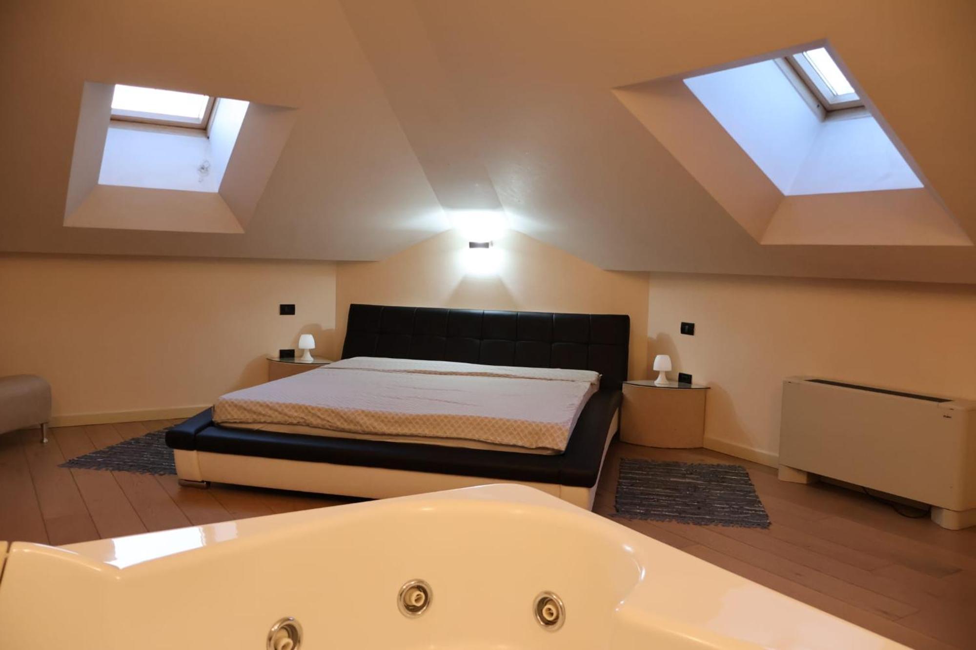 Central Terrace Escape With Jacuzzi Timisoara Exterior photo